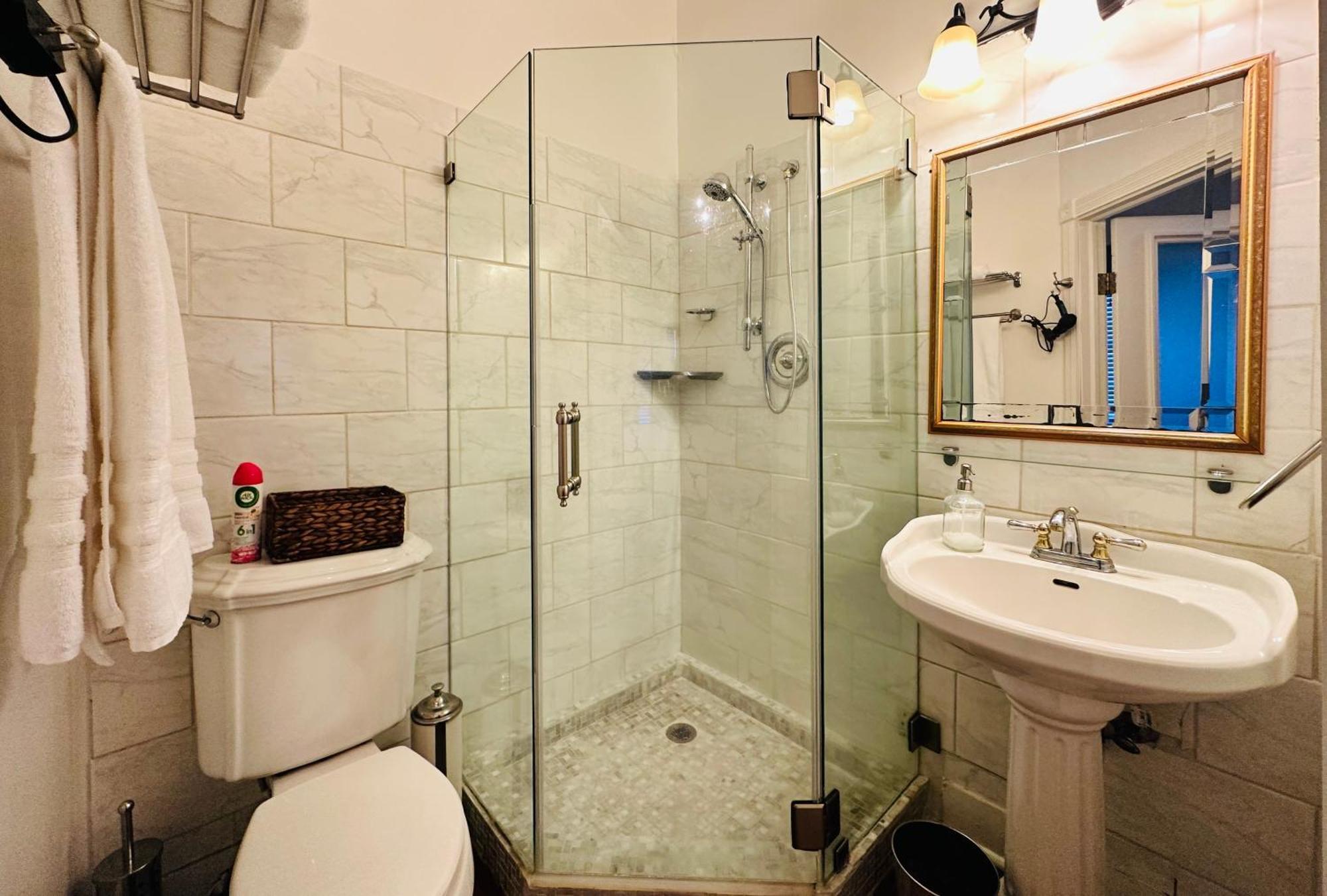 Amethyst Garden Bed & Breakfast Савана Екстериор снимка