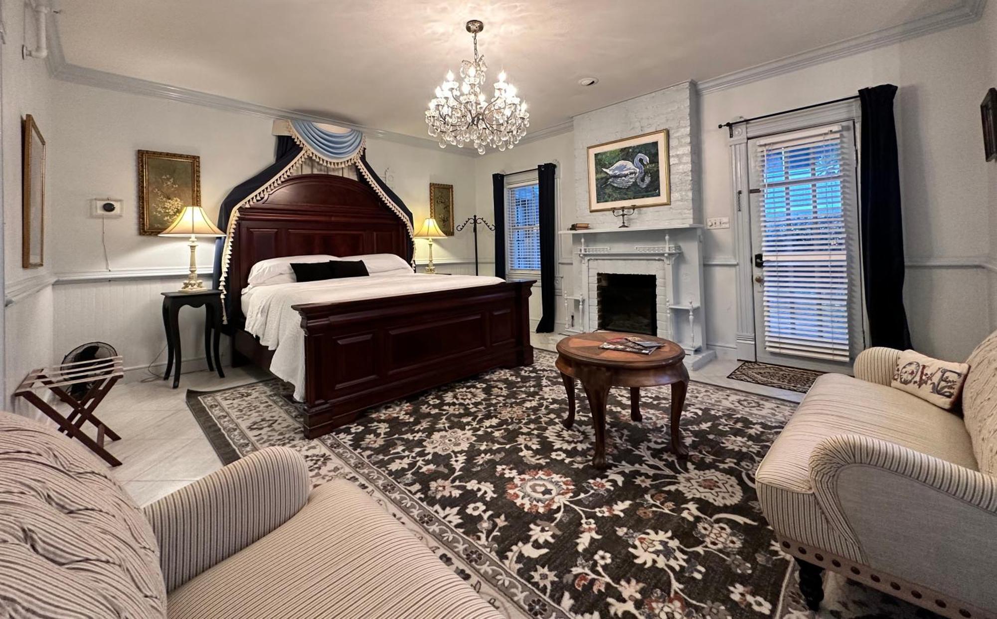 Amethyst Garden Bed & Breakfast Савана Екстериор снимка