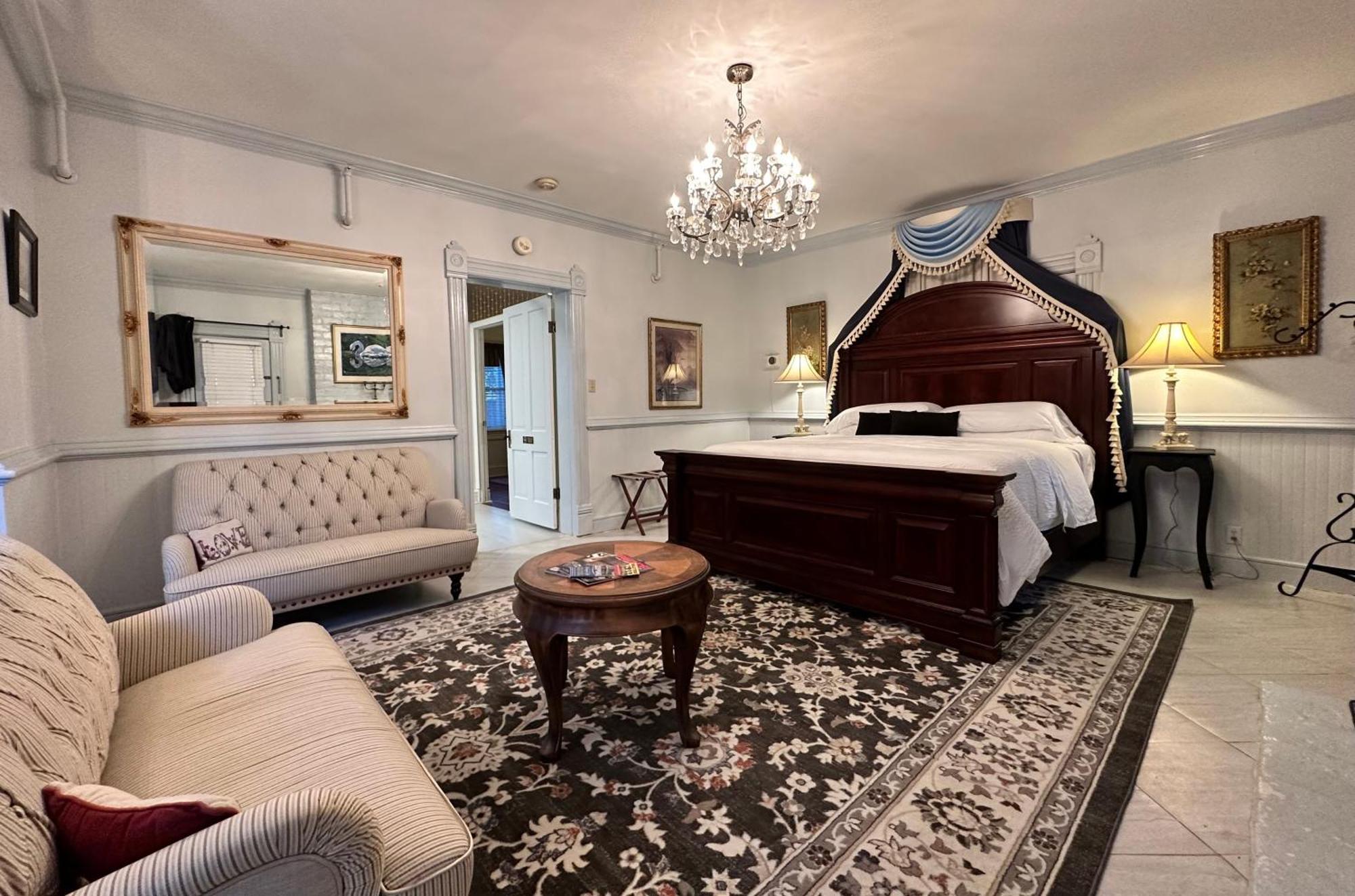 Amethyst Garden Bed & Breakfast Савана Екстериор снимка