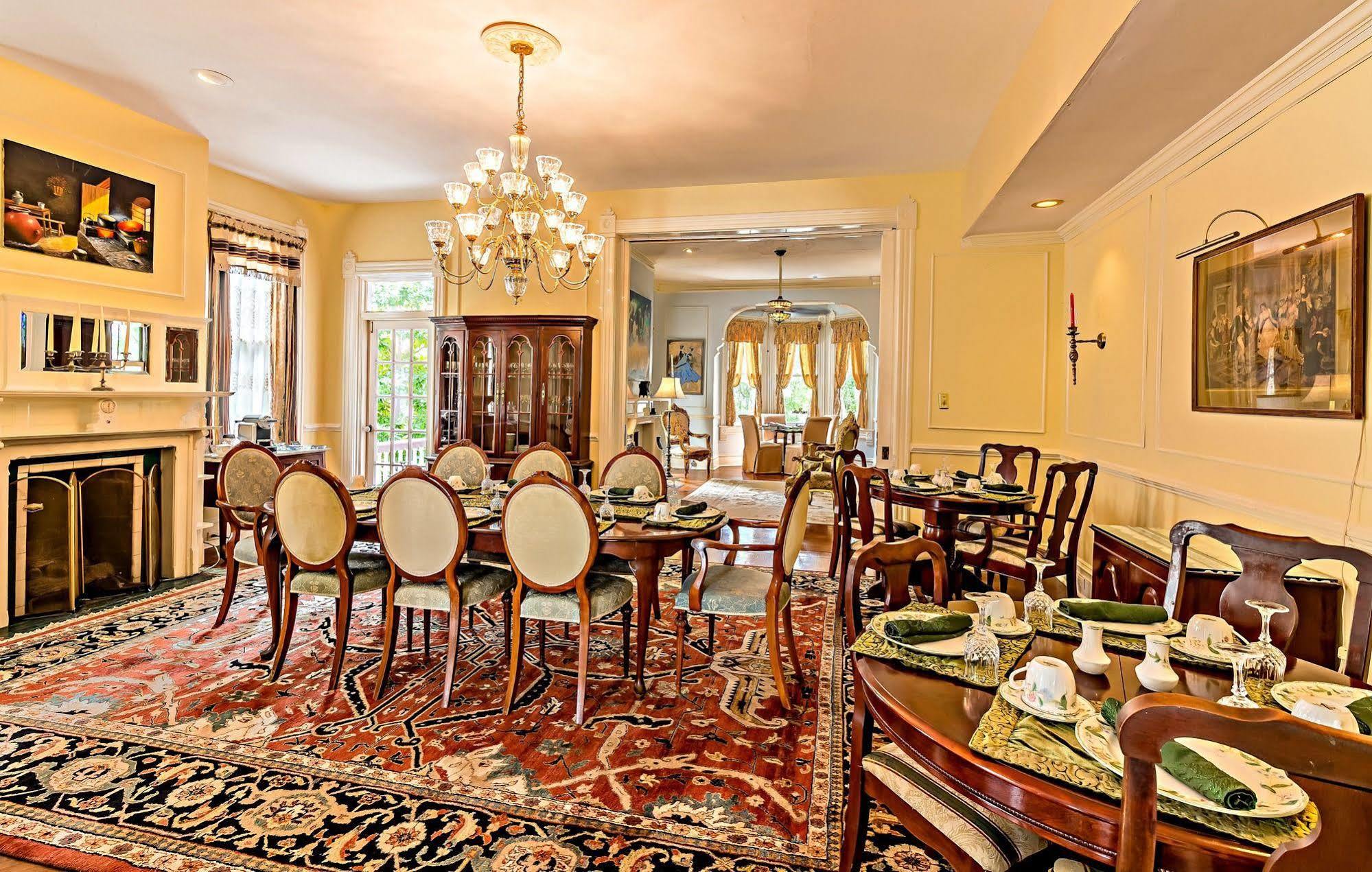 Amethyst Garden Bed & Breakfast Савана Екстериор снимка
