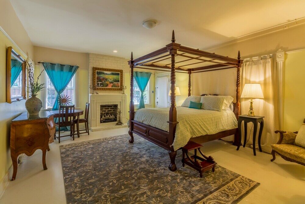 Amethyst Garden Bed & Breakfast Савана Екстериор снимка